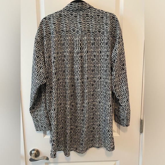 Plus Size Nine West Drapey Button-Down Tunic Shirt Size XL - Picture 6 of 7